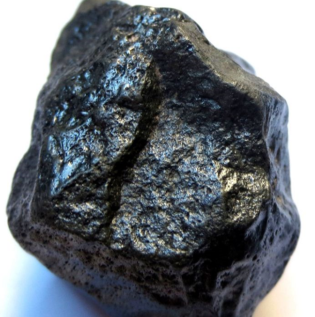 Черный алмаз карбонадо