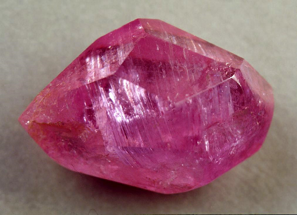 Рубеллит минерал