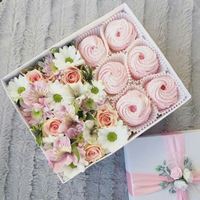 Сладкая коробочка с цветами
