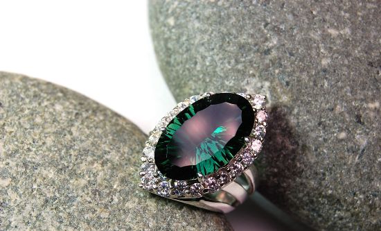 Серебряное кольцо с зелёным турмалином