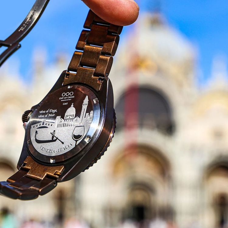 Часы Out of Order GMT Venezia