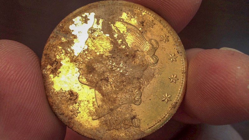 Gold coins worth 10 million dollars