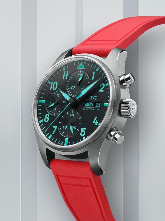 Часы IWC Pilot’s Watch Chronograph 41 Mercedes-AMG PETRONAS Formula One Team