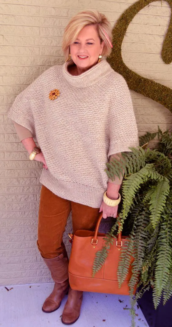 базовый гардероб для женщины 50 лет - Белый вязаный свитер
