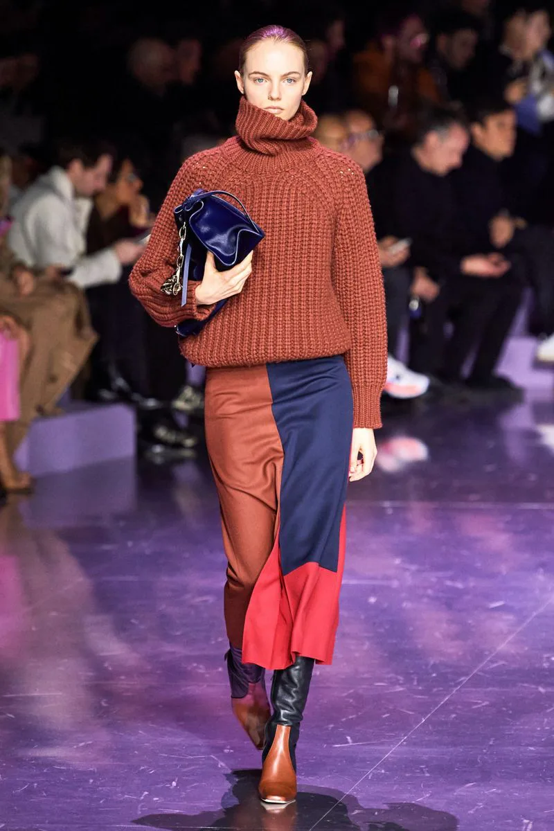 Модный объемный свитер из коллекции осень-зима Hugo Boss