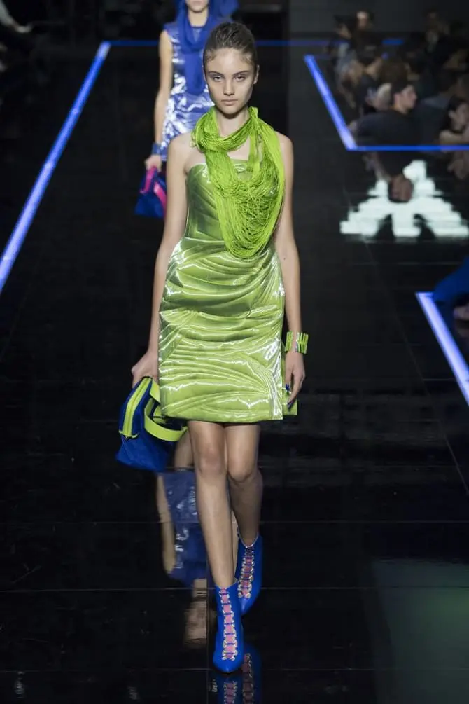 Как носить зеленые платья: модные и необычные образы 1