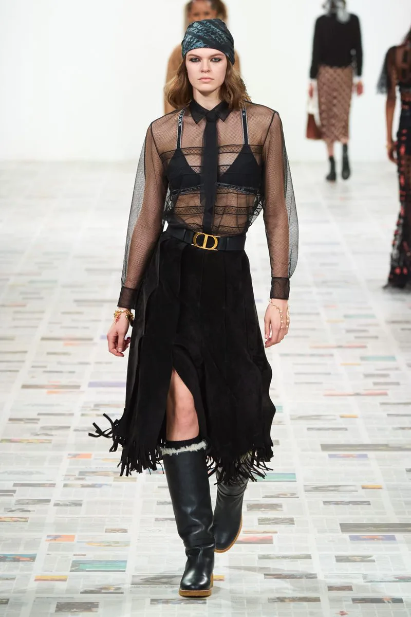 Модная прозрачная блузка из коллекции осень-зима Christian Dior