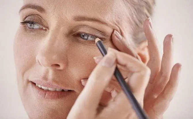 8 советов по нанесению макияжа для женщин старше 40 лет 6
