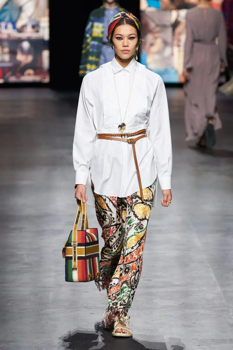 Модная блузка весна-лето из коллекции Christian Dior