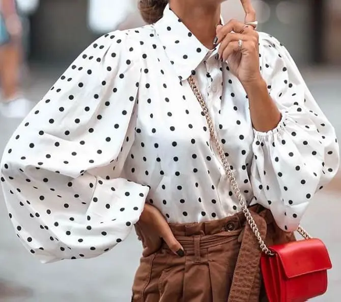 Блузки в горошек: как носить модный тренд года 9