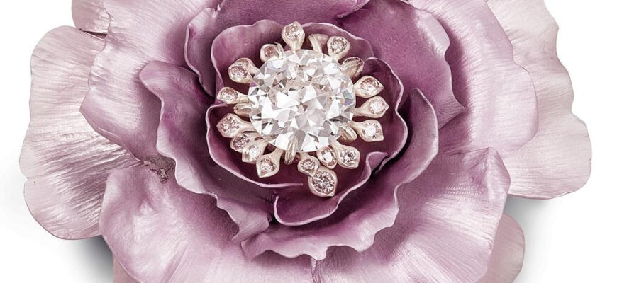 Брошь-роза с бриллиантами, алюминием и белым золотом Hemmerle