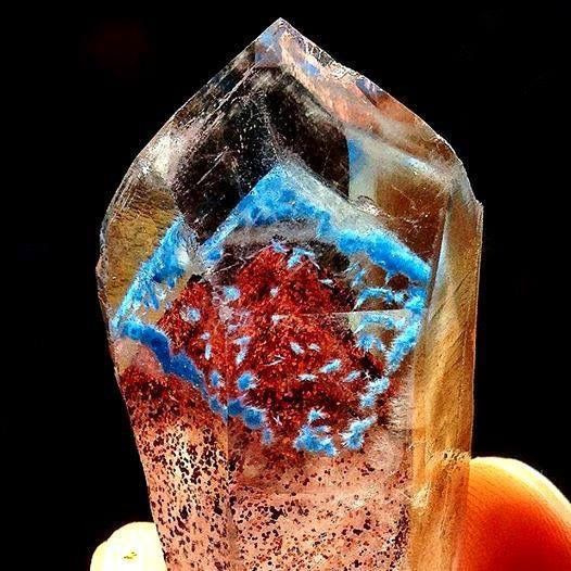 Включения в кварцы и фантомы превращают кристаллы в уникальные создания природы!-18