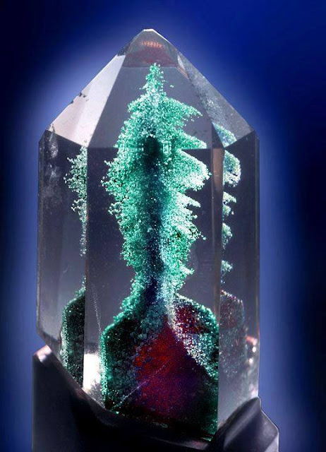 Включения в кварцы и фантомы превращают кристаллы в уникальные создания природы!-6