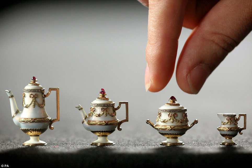 Многие коллекционеры очарованы миниатюрными предметами! И это увлечение было особенно распространено среди королевских семей.-2
