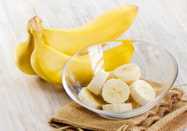 Банан в прозрачной пиале