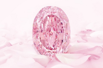 Чудо природы - розовые бриллианты неизменно вызывают лёгкий переполох в мире любителей драгоценных камней.